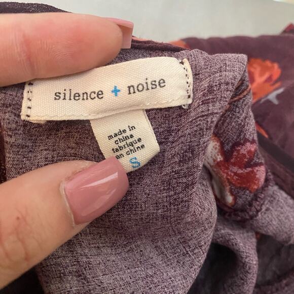 Urban Outfitters Distressed Floral Flare Top Women Size Small - Picture 3 of 4